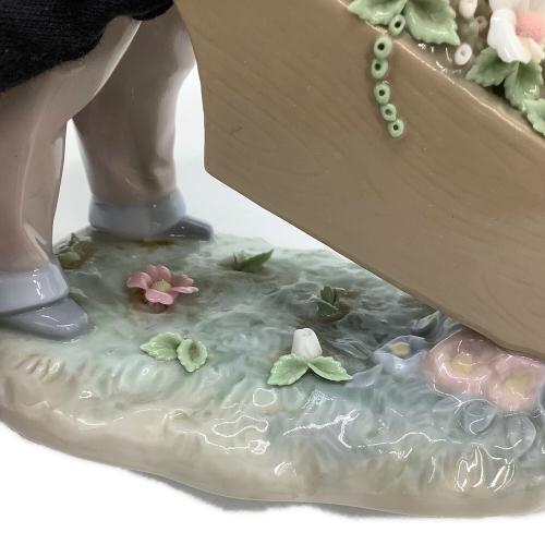 LLADRO (リヤドロ) フィギュリン 「花車」