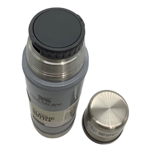 STANLEY (スタンレー) 水筒 クラシック真空ボトル 0.59L クラシック真空ボトル 0.59L グレー Classic Series