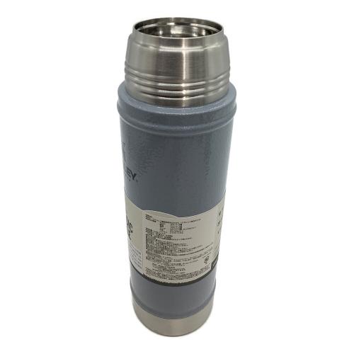 STANLEY (スタンレー) 水筒 クラシック真空ボトル 0.59L クラシック真空ボトル 0.59L グレー Classic Series