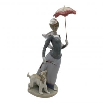 LLADRO (リヤドロ) フィギュリン 「ショールの貴婦人」