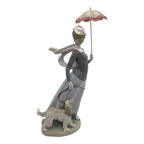 LLADRO (リヤドロ) フィギュリン 「ショールの貴婦人」