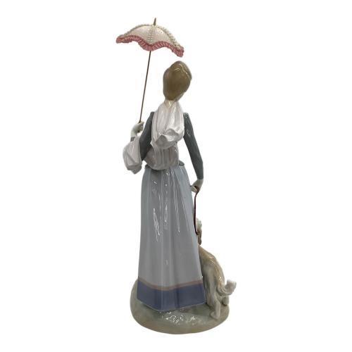 LLADRO (リヤドロ) フィギュリン 「ショールの貴婦人」