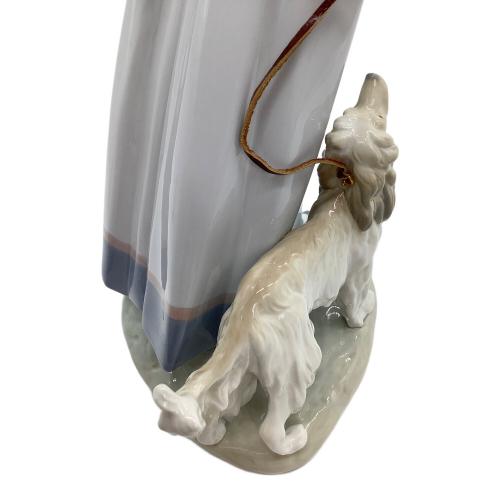 LLADRO (リヤドロ) フィギュリン 「ショールの貴婦人」