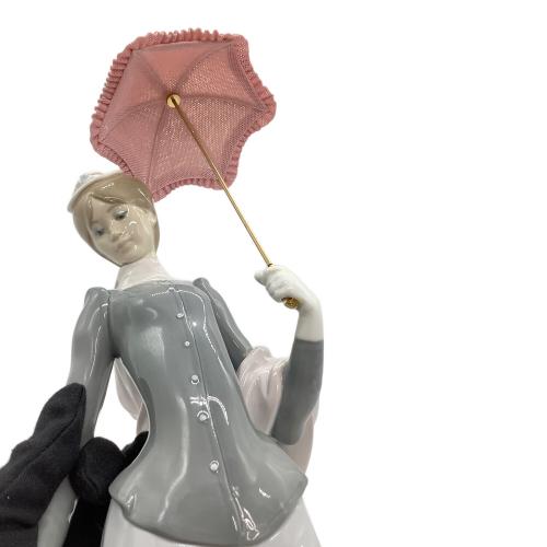 LLADRO (リヤドロ) フィギュリン 「ショールの貴婦人」