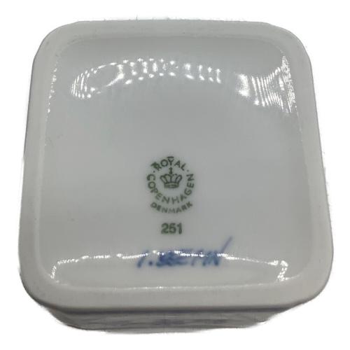 ROYAL COPENHAGEN (ロイヤル・コペンハーゲン) ボンボニエール ブルーフルーテッド