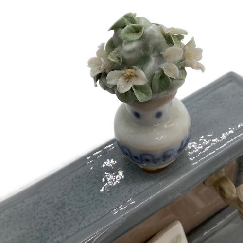 LLADRO (リヤドロ) フィギュリン ピアノのレッスン
