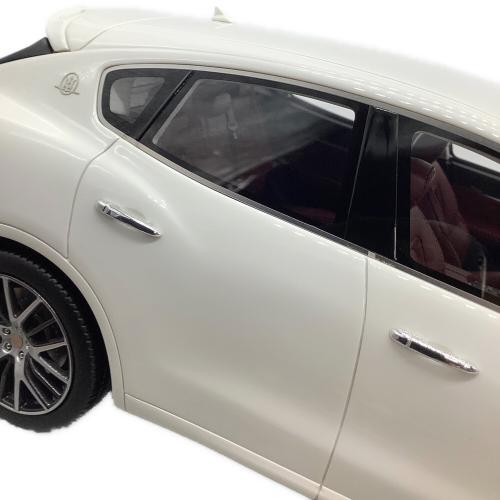 maserati (マセラティ) 1:18 Levante White ダイキャストカー