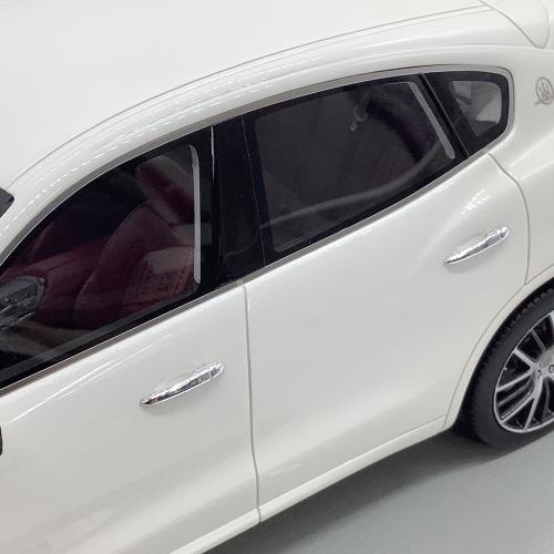 maserati (マセラティ) 1:18 Levante White ダイキャストカー