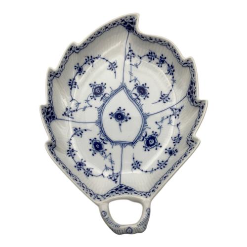 ROYAL COPENHAGEN (ロイヤル・コペンハーゲン) リーフディッシュ ブルーフルーテッド・ハーフレース