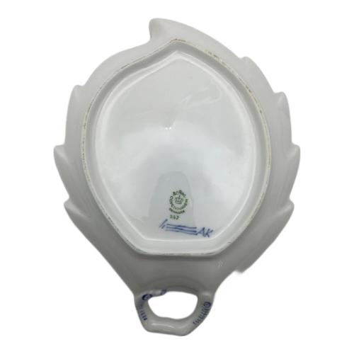 ROYAL COPENHAGEN (ロイヤル・コペンハーゲン) リーフディッシュ ブルーフルーテッド・ハーフレース