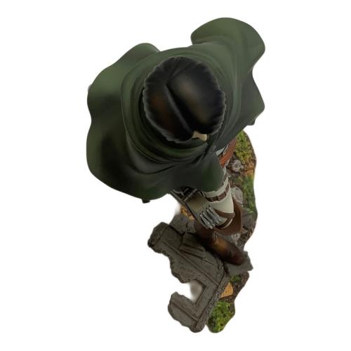 進撃の巨人 (シンゲキノキョジン) BRAVE-ACT 進撃の巨人リヴァイ 1/8 フィギュア