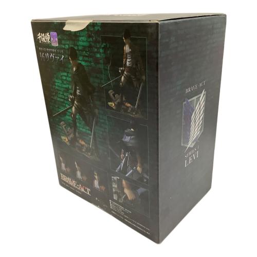 進撃の巨人 (シンゲキノキョジン) BRAVE-ACT 進撃の巨人リヴァイ 1/8 フィギュア