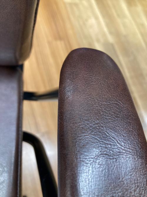 ニトリ デスクチェア Nシールド ブラウン