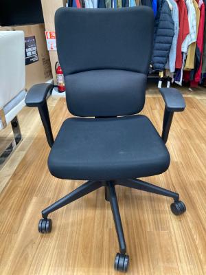Steelcase (スチールケース) オフィスチェア LBA-1SM マレーシア製 ブラック Let’s Bシリーズ