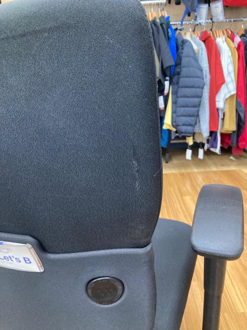 Steelcase (スチールケース) オフィスチェア LBA-1SM マレーシア製 ブラック Let’s Bシリーズ