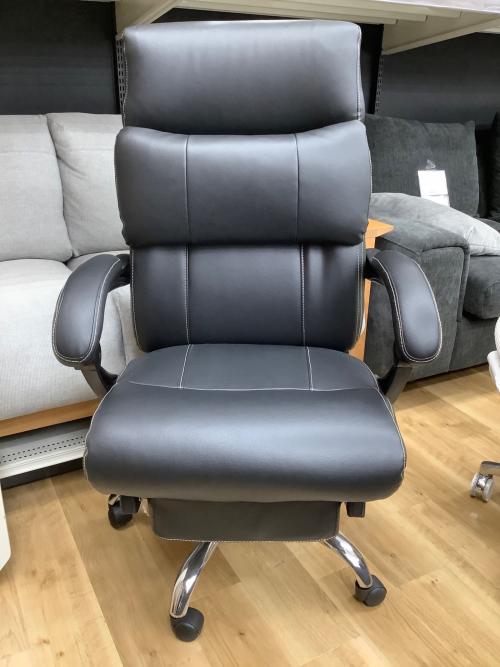 ニトリ オフィスチェア OC702 フットレスト付  ブラック