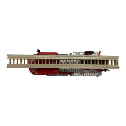 Siku (シク) Feuerwehrdrehleiter Mercedes Benz Metz DL 30h ダイキャストカー