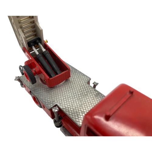 Siku (シク) Feuerwehrdrehleiter Mercedes Benz Metz DL 30h ダイキャストカー