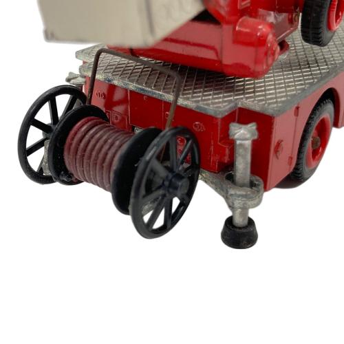 Siku (シク) Feuerwehrdrehleiter Mercedes Benz Metz DL 30h ダイキャストカー