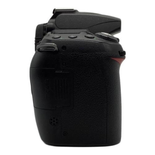 Nikon (ニコン) デジタル一眼レフカメラ D90