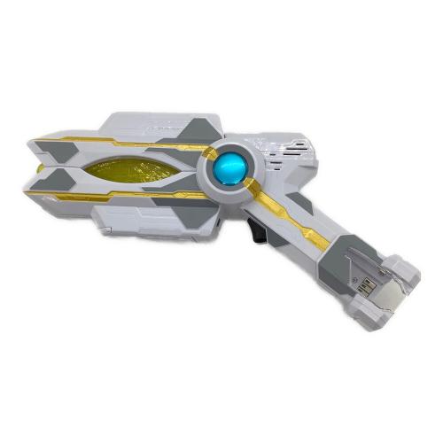 SUPER BEST DXガッツスパークレンス 「ウルトラマントリガー」 ウルトラマン