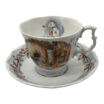 ROYAL DOULTON (ロイヤルドルトン) カップ&ソーサー Winter ブランベリーヘッジ