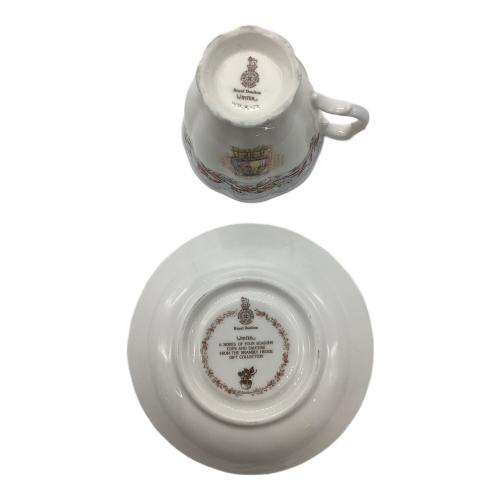 ROYAL DOULTON (ロイヤルドルトン) カップ&ソーサー Winter ブランベリーヘッジ