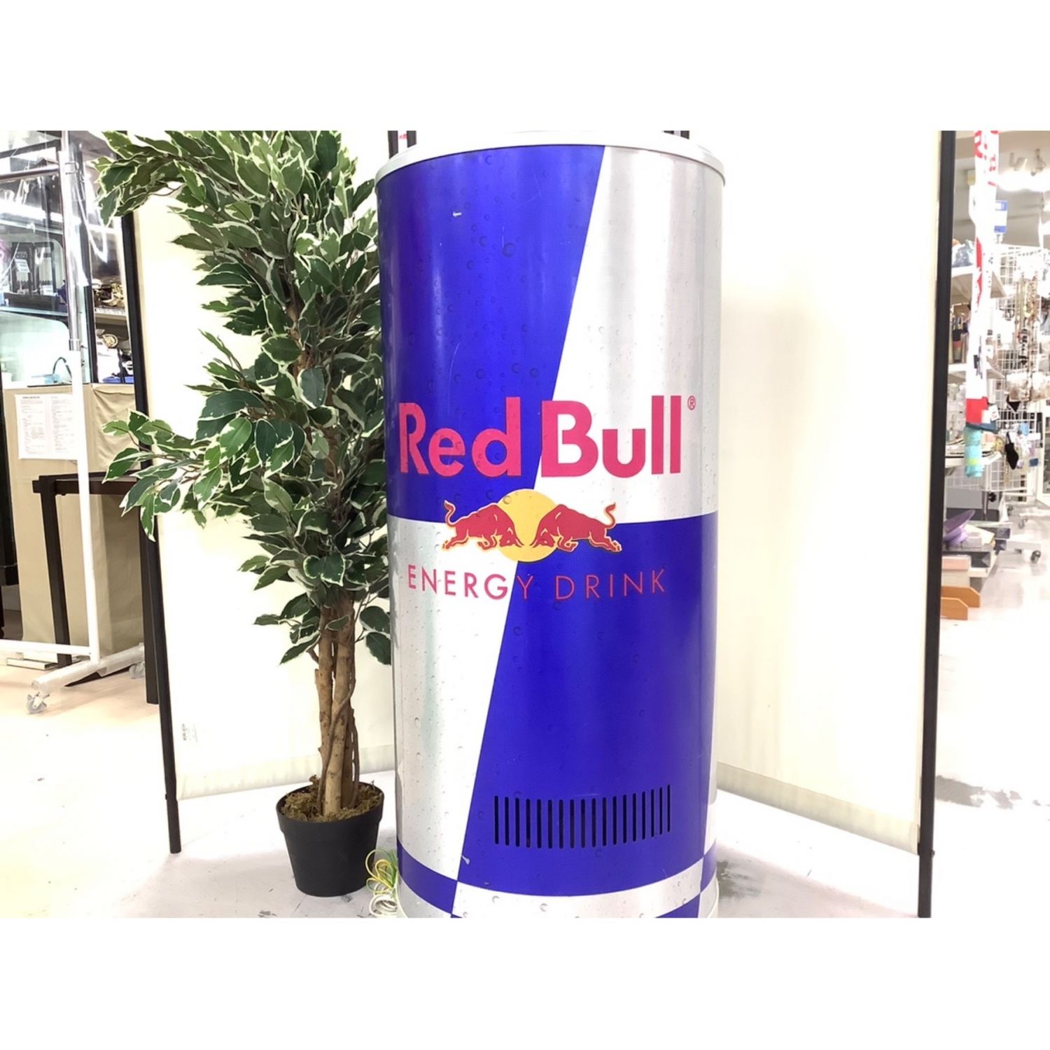 Redbull レッドブル 缶型冷蔵庫 1401 001 000jp トレファクonline