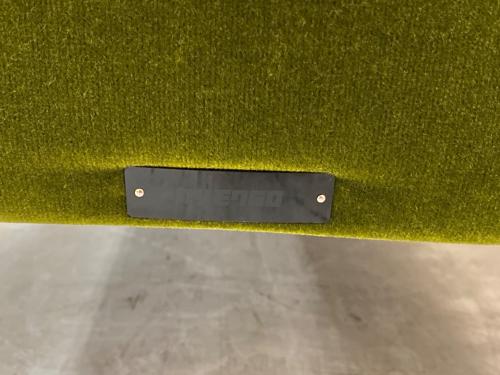 カリモク60 (カリモクロクマル) 3人掛けソファー　3シアター モケットグリーン　ロビーチェア　U36213