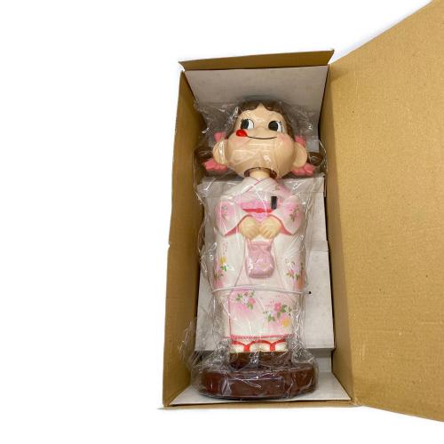 ペコちゃん人形 首振り着物人形白