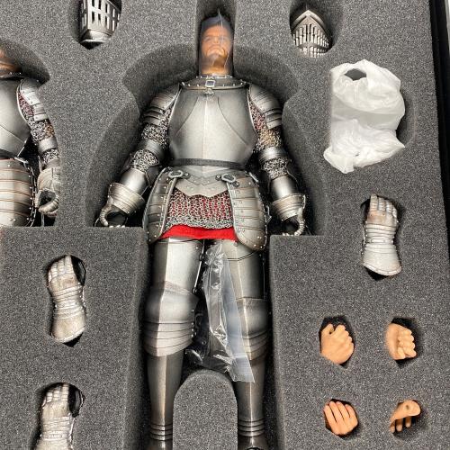 KNIGHTS OF THE REALM｜トレファクONLINE