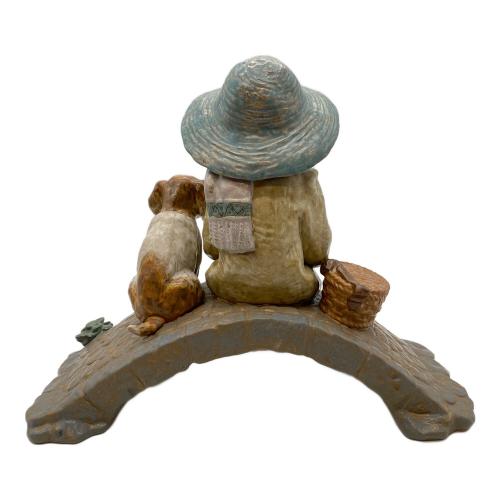 LLADRO (リヤドロ) フィギュリン 「凍った川で魚釣り」