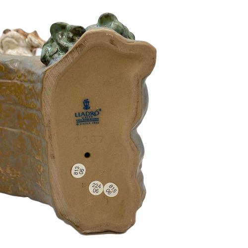 LLADRO (リヤドロ) フィギュリン 「凍った川で魚釣り」｜トレファクONLINE