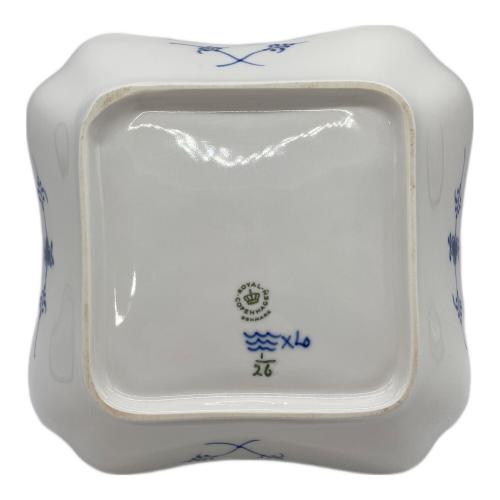 ROYAL COPENHAGEN (ロイヤル・コペンハーゲン) スクエアボウル ブルーフルーテッド・プレイン