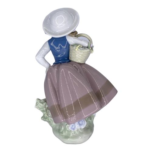 LLADRO フィギュリン 甘い花の香り