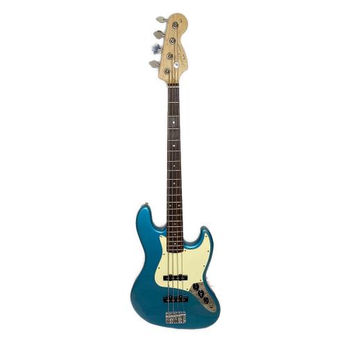 Squier by FENDER (スクワイア) ベース Lake Placid Blue