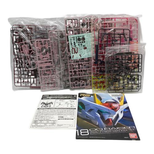 BANDAI (バンダイ) リアルグレード 1/144 スケールモデル トランザムライザー グロスインジェクション ガンプラ