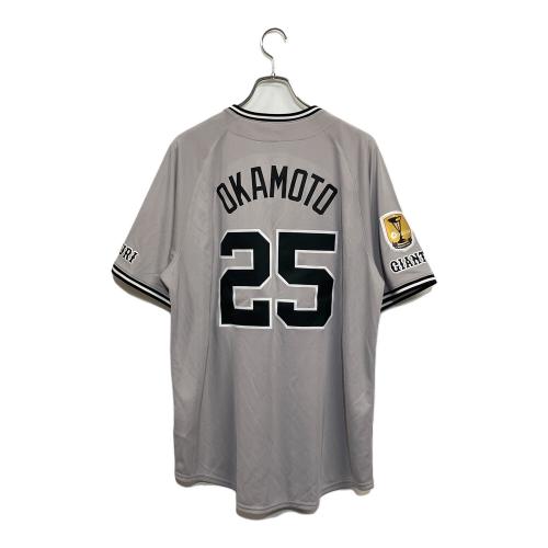読売ジャイアンツ (ヨミウリジャイアンツ) NPB レプリカユニフォーム 岡本和真 背番号25【2024 ビジター セ・リーグ チャンピオン・エンブレム レプリカ ユニホーム】 メンズ SIZE LL (US L) グレー