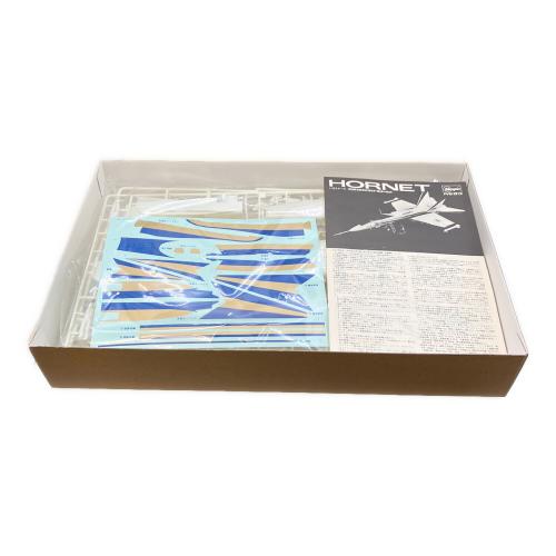Hasegawa (ハセガワ) 1/32デラックスシリーズ マクダネルダグラスF-18 ホーネット プラモデル 飛行機