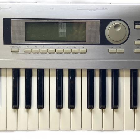 KORG (コルグ) シンセサイザー TRITON Le61｜トレファクONLINE
