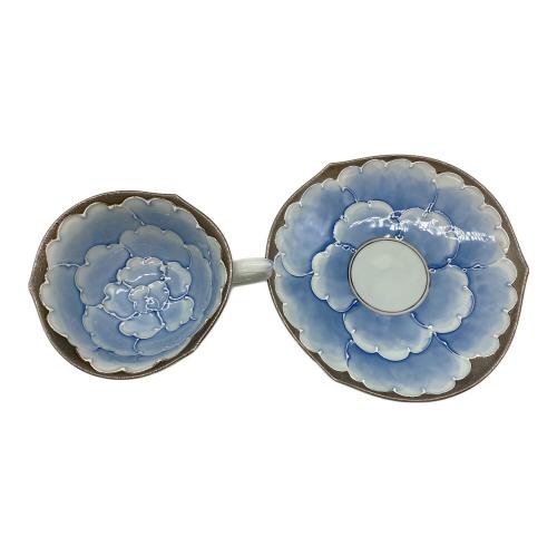 有田焼 (アリタヤキ) カップ&ソーサー 牡丹・銀彩 文山窯