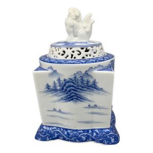 有田焼 (アリタヤキ) 山水角香炉 華山萬石衛門作 唐獅子蓋