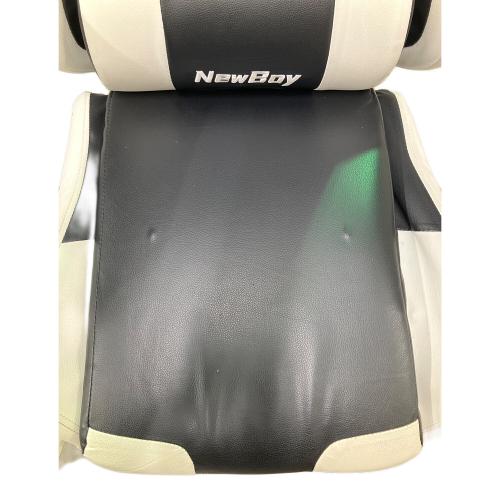 New Boy ゲーミングチェア ホワイト×ブラック