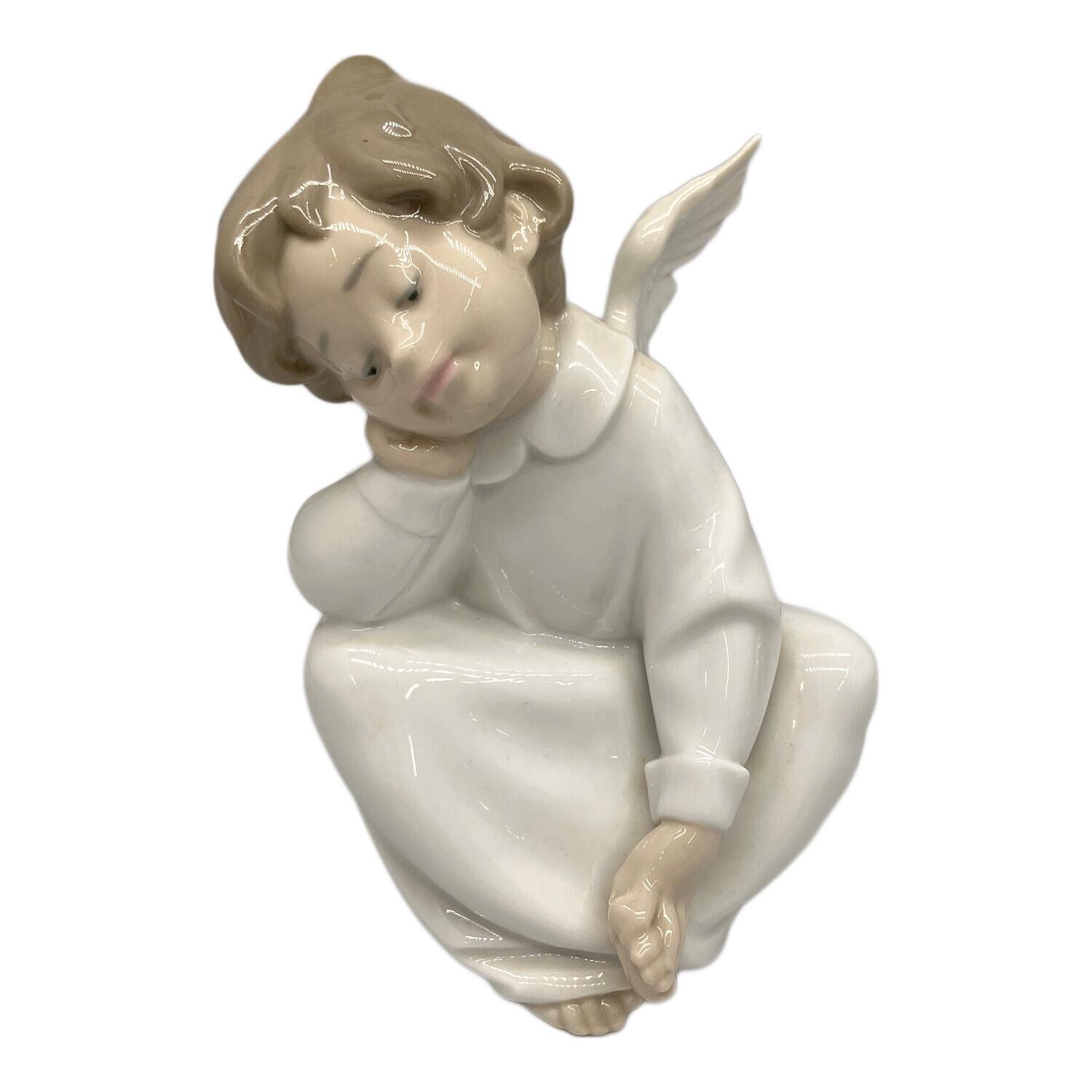 絶盤 !美品!リヤドロ Lladro 天使の考え事【えーと、それは】フィギュリン LLADRO (リヤドロ) フィギュリン 天使の考えごと(なんとかなるよ) 4961