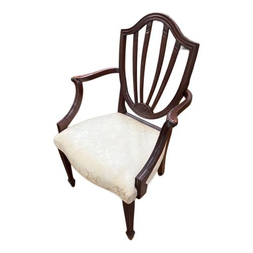 Baker (ベーカー) シールドバックアームチェアー ブラウン