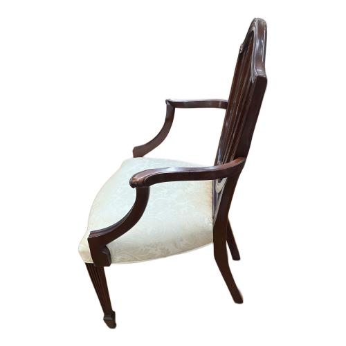 Baker (ベーカー) シールドバックアームチェアー ブラウン