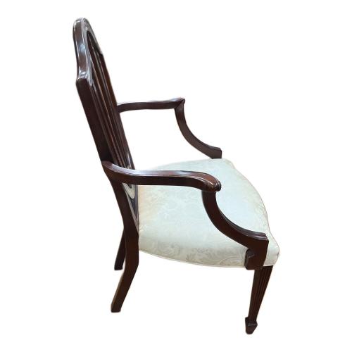 Baker (ベーカー) シールドバックアームチェアー ブラウン