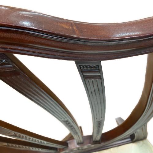 Baker (ベーカー) シールドバックアームチェアー ブラウン