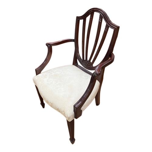 Baker (ベーカー) シールドバックアームチェアー ブラウン