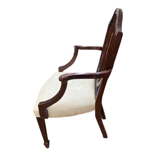 Baker (ベーカー) シールドバックアームチェアー ブラウン